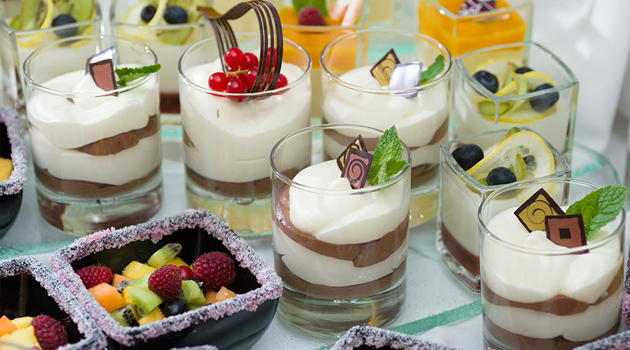 Foto mit Auswahl von Dessert Gläschen mit Verlinkung zu den Restaurantinformationen